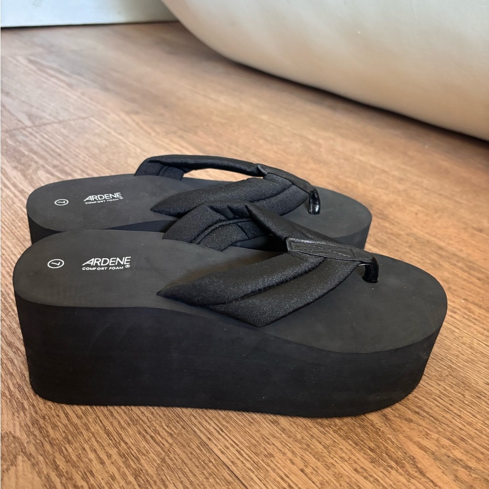 Ardene Black Platform Sandals NEVER WORN